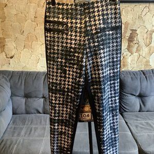 What’s Hot women’s leggings size M